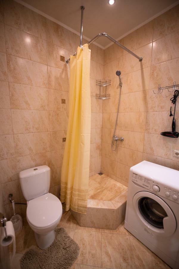 Apartment M&K In The Center Lviv Buitenkant foto