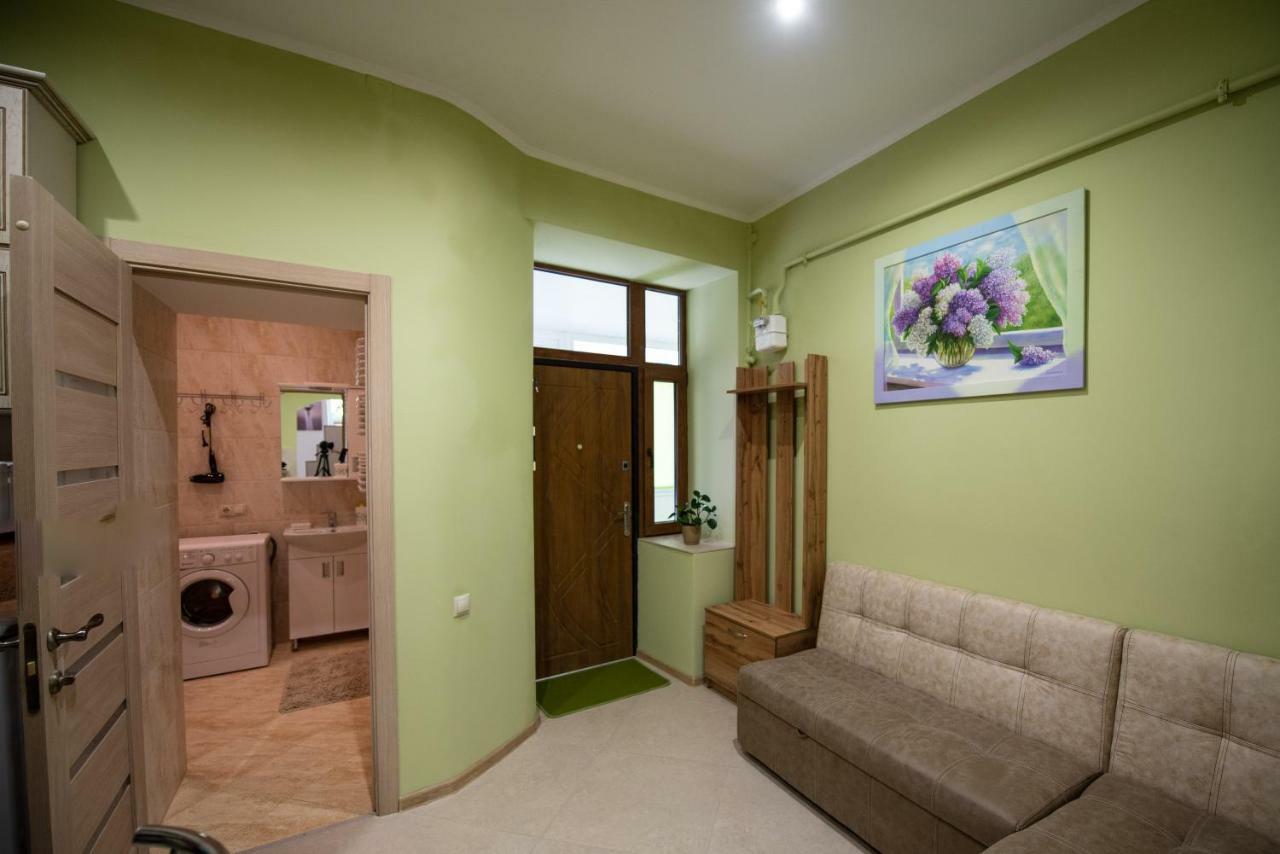 Apartment M&K In The Center Lviv Buitenkant foto